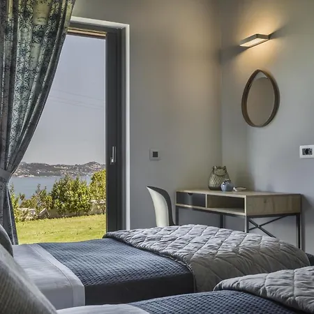 Alekos Houses-elia * Lixouri