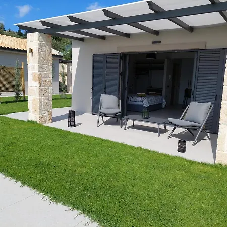 Alekos Houses-elia Lixouri