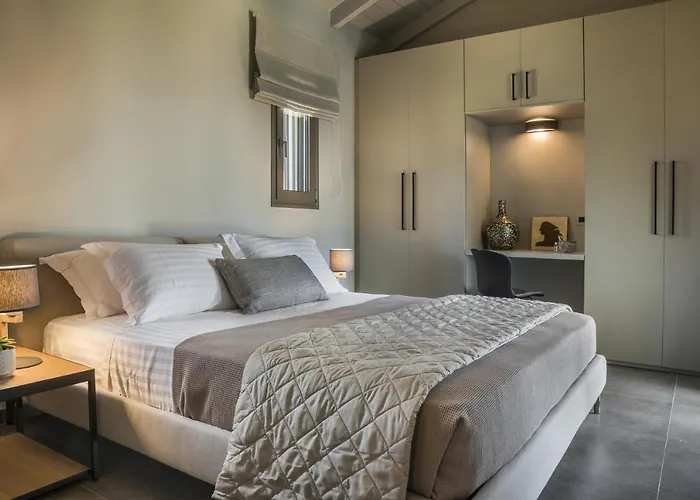 Alekos Houses-elia * ليكسوري