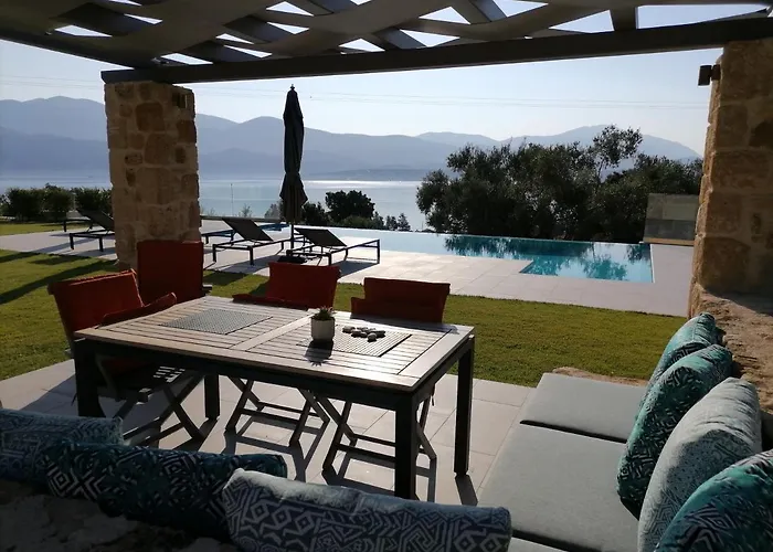 فيلة Alekos Houses-elia ليكسوري