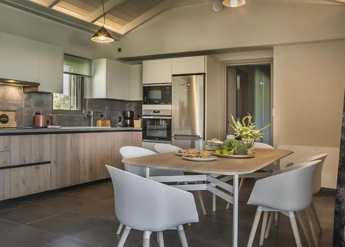 Alekos Houses-elia فيلة