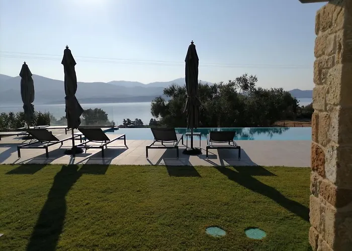 Alekos Houses-elia * ليكسوري