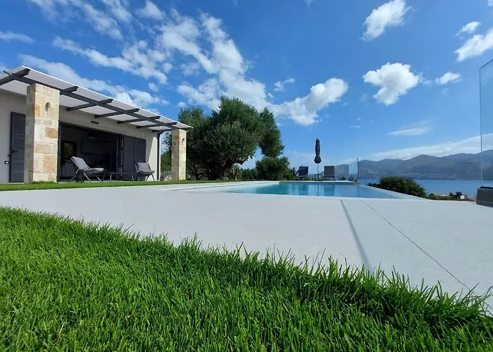 Alekos Houses-elia فيلة